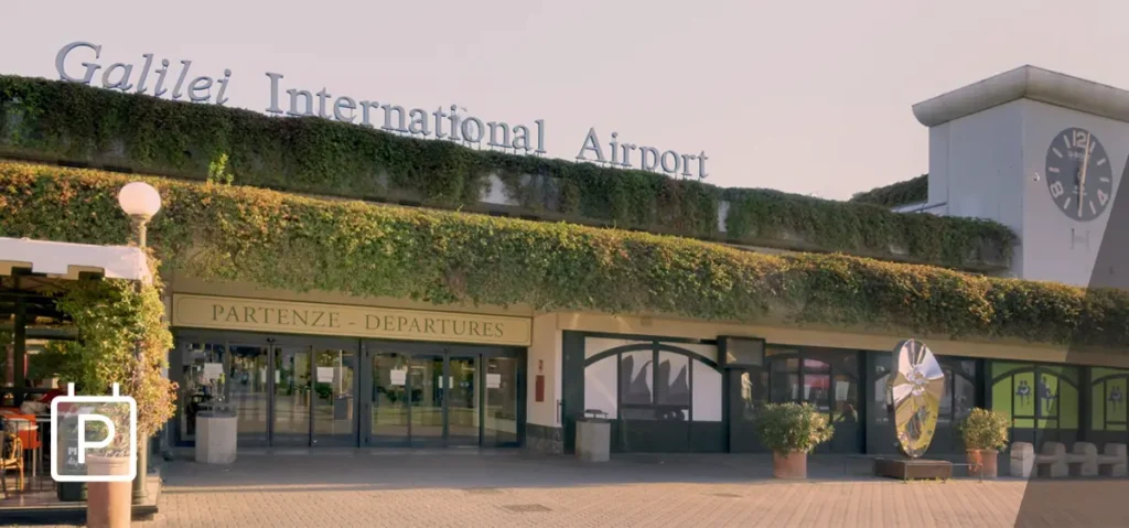 Parcheggio PisaMover vicino all’aeroporto Galileo Galilei di Pisa.